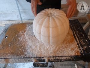Styrofoam pumpkin step 04-01